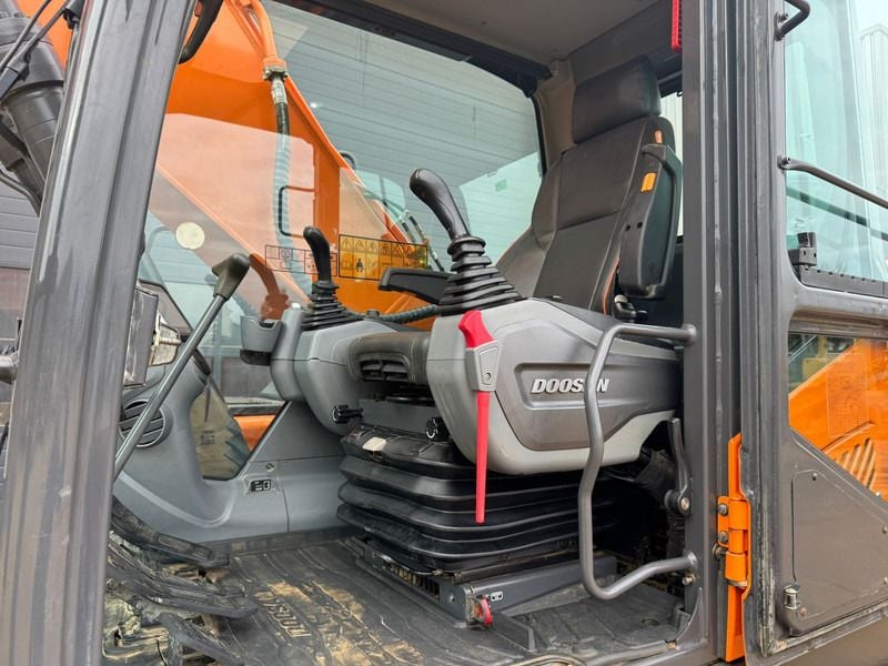 2022 Doosan DX225LC-7 Crawler Excavator