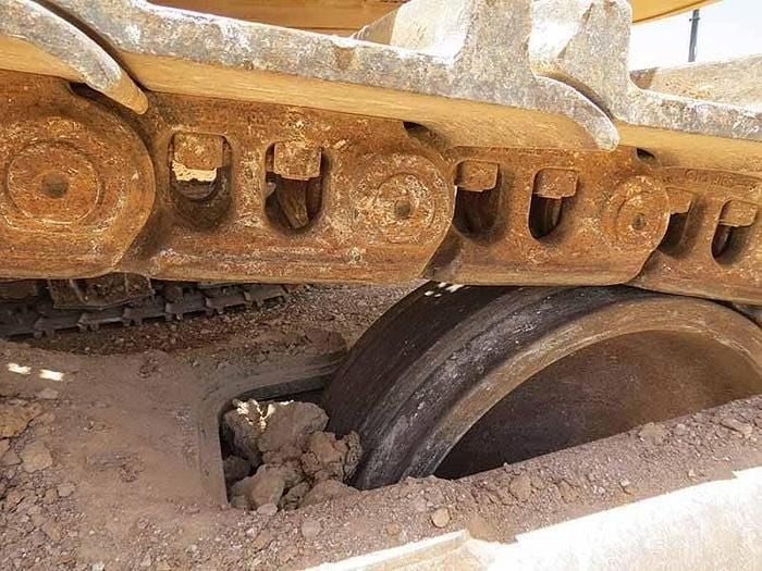 2017 Caterpillar 374FL Crawler Excavator