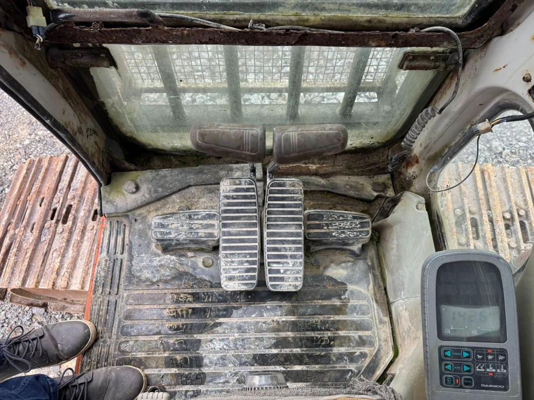 Excavator (2001)
