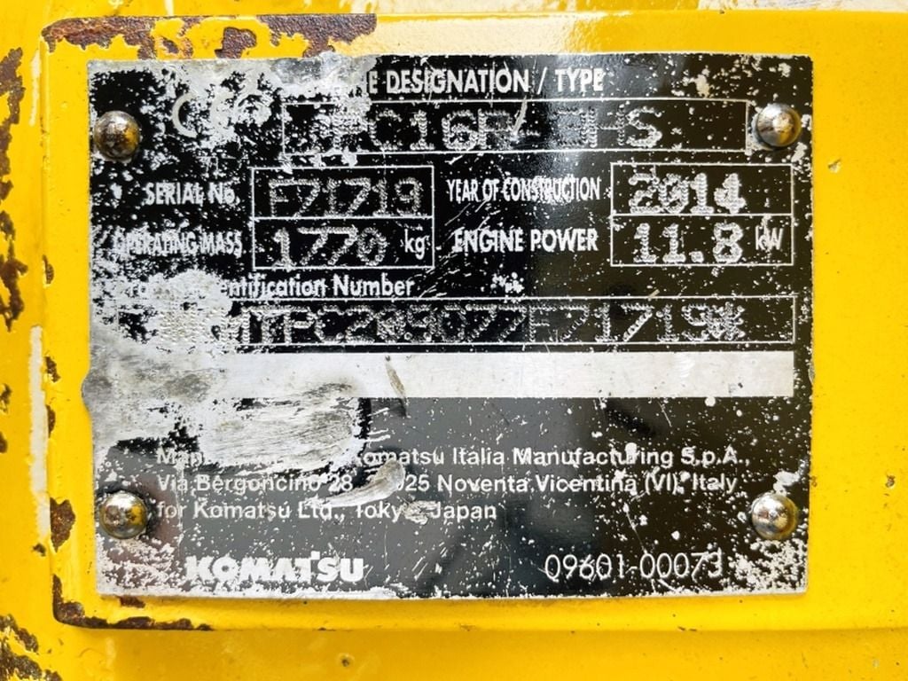 2014 Komatsu PC16R-3HS Mini Excavator