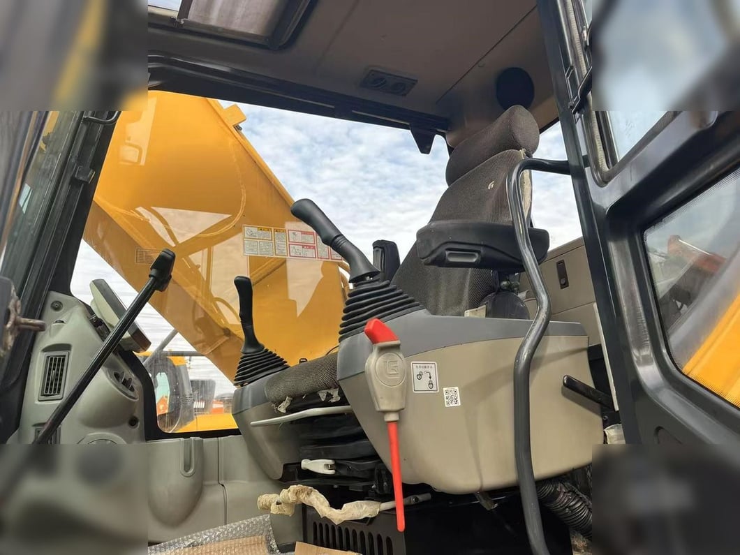 2020 LiuGong CLG926E Crawler Excavator