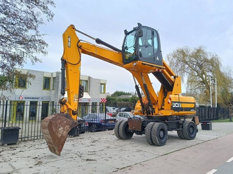 2011 JCB JS160W Material Handler