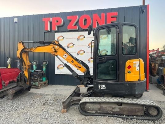 2016 Bobcat E35 Mini Excavator