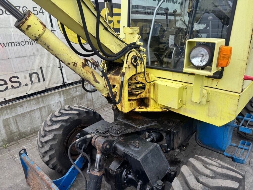 1992 Komatsu PC30 Wheel Excavator