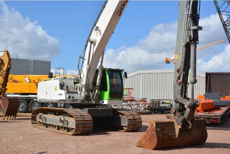 2015 Liebherr R946LC-V Crawler Excavator