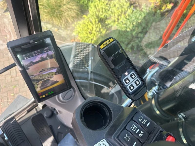 2025 Volvo EWR170E Wheel Excavator