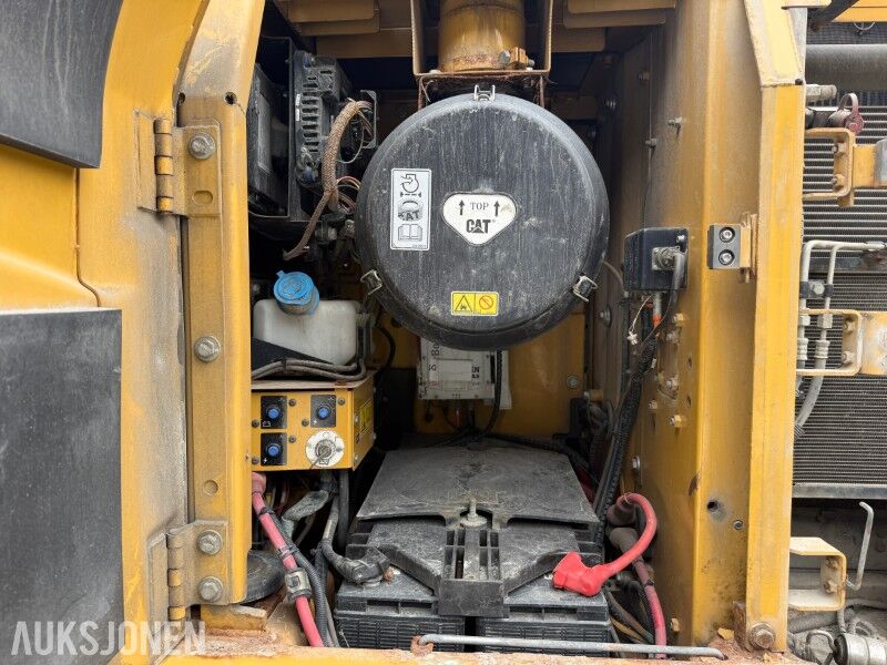 2011 Caterpillar 320DL Crawler Excavator