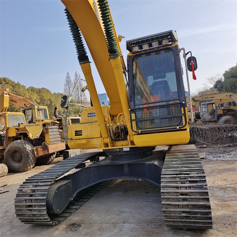 2023 Komatsu PC220-8 Crawler Excavator