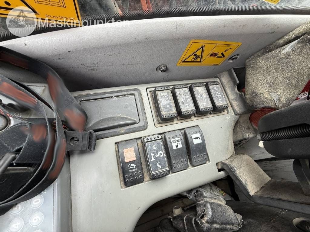 2014 Hitachi ZX140W-5 Wheel Excavator