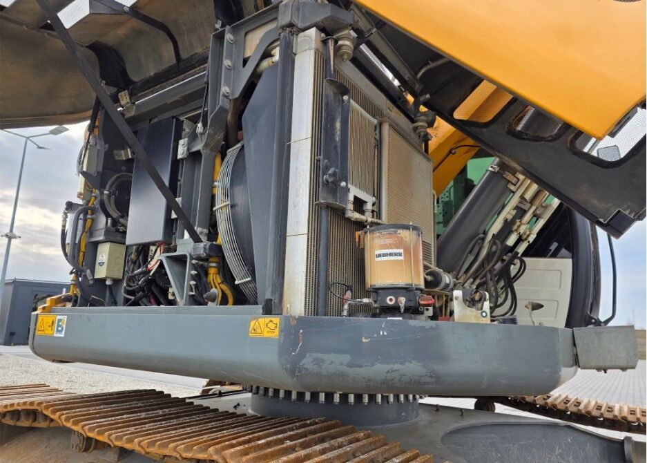 2020 Liebherr R926COMPACT Crawler Excavator