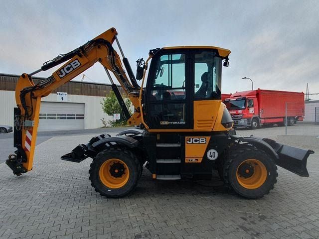 2022 JCB 110W Wheel Excavator