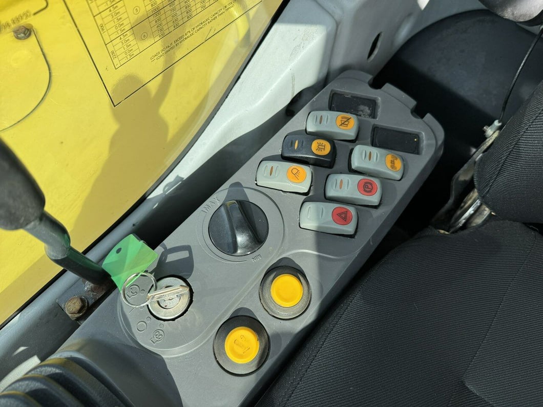2009 Komatsu PW98MR-8 Wheel Excavator