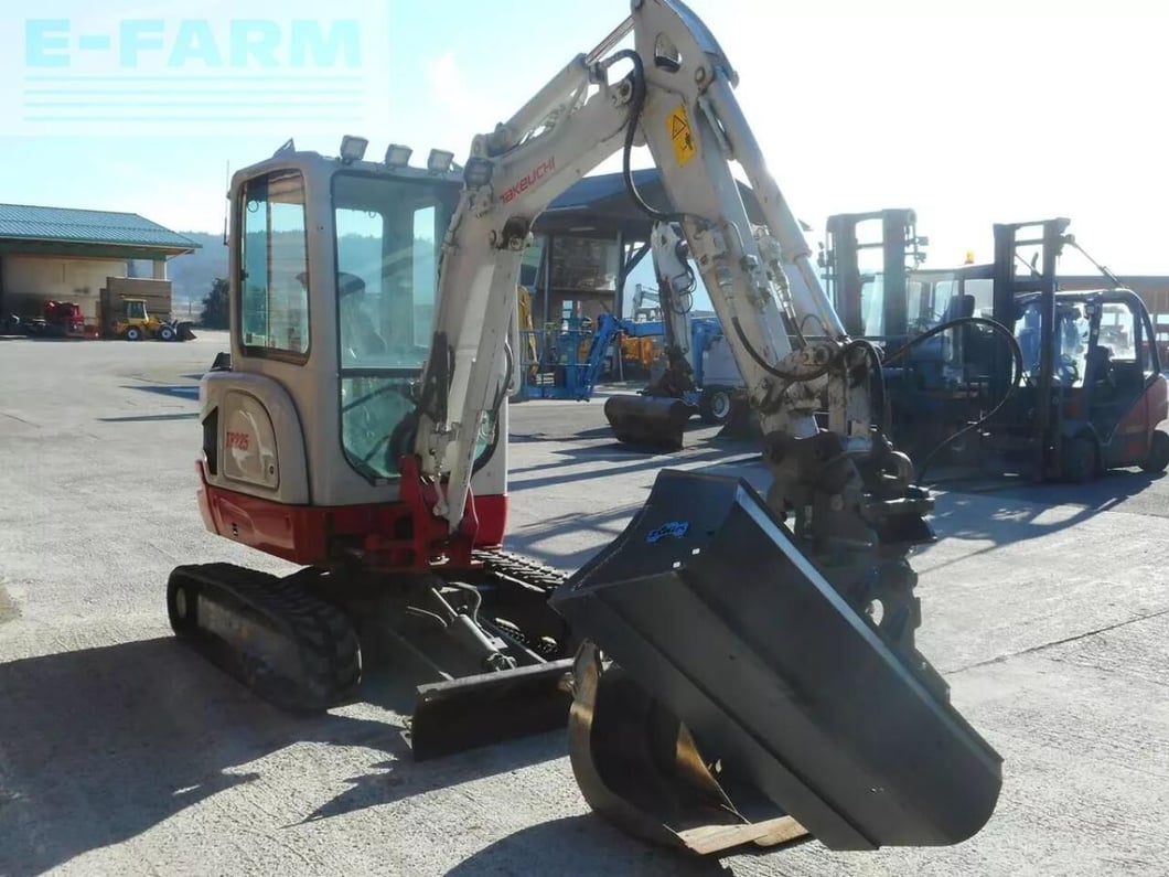2018 Takeuchi TB225 Mini Excavator