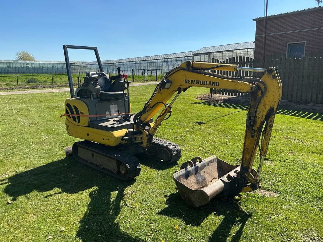 2006 New Holland E18R Mini Excavator