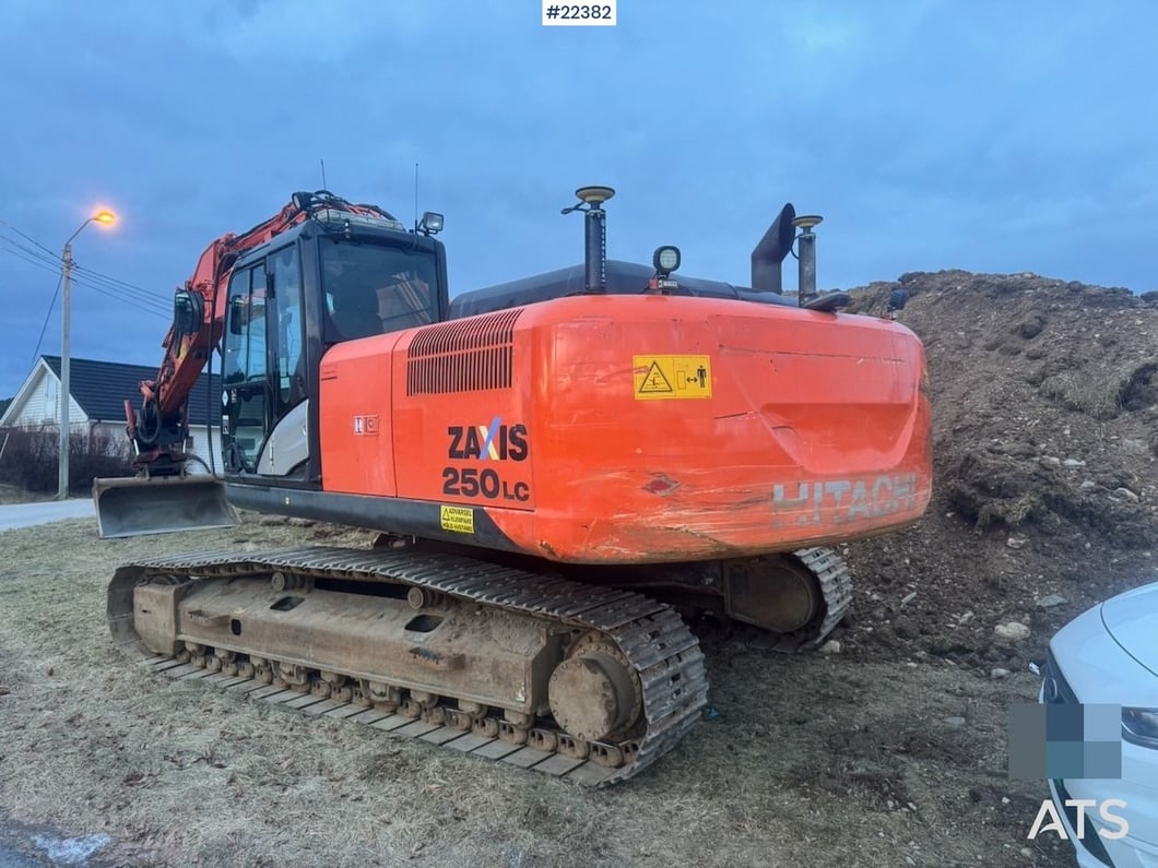 2014 Hitachi ZX250LC-5B Crawler Excavator
