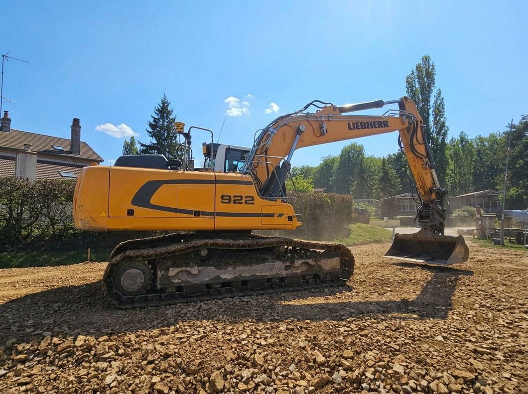 2016 Liebherr R922LC Crawler Excavator