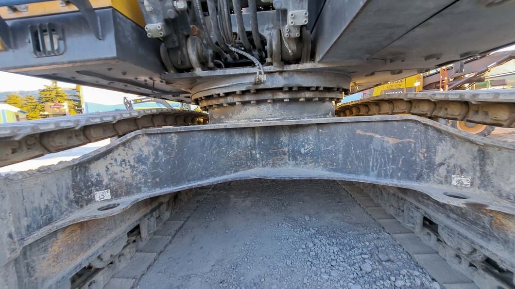 2015 Volvo EC220E Crawler Excavator