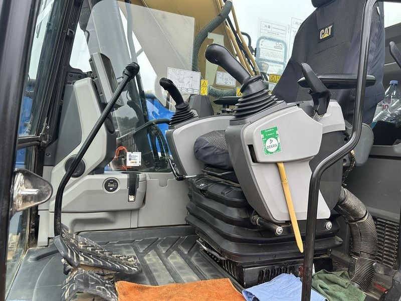 2015 Caterpillar 320EL Crawler Excavator