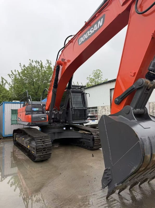 2024 Doosan DX380 Crawler Excavator