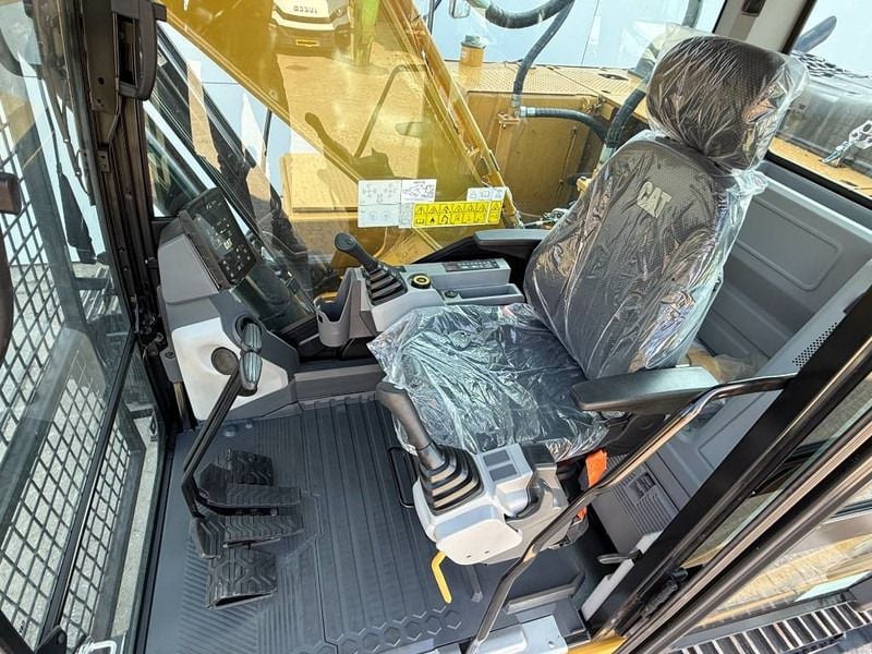 2025 Caterpillar 323D3 Crawler Excavator