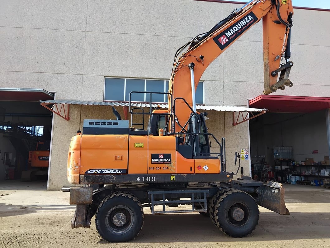 2021 Doosan DX190W-5 Wheel Excavator