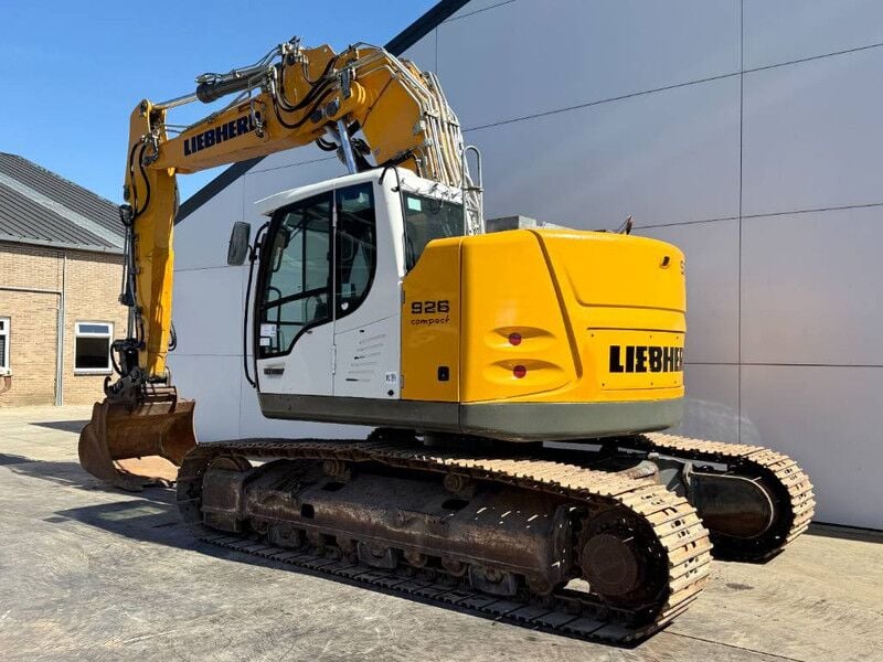 Liebherr R926LC Compact - Hammer Lines / Quick Coupler (2015)