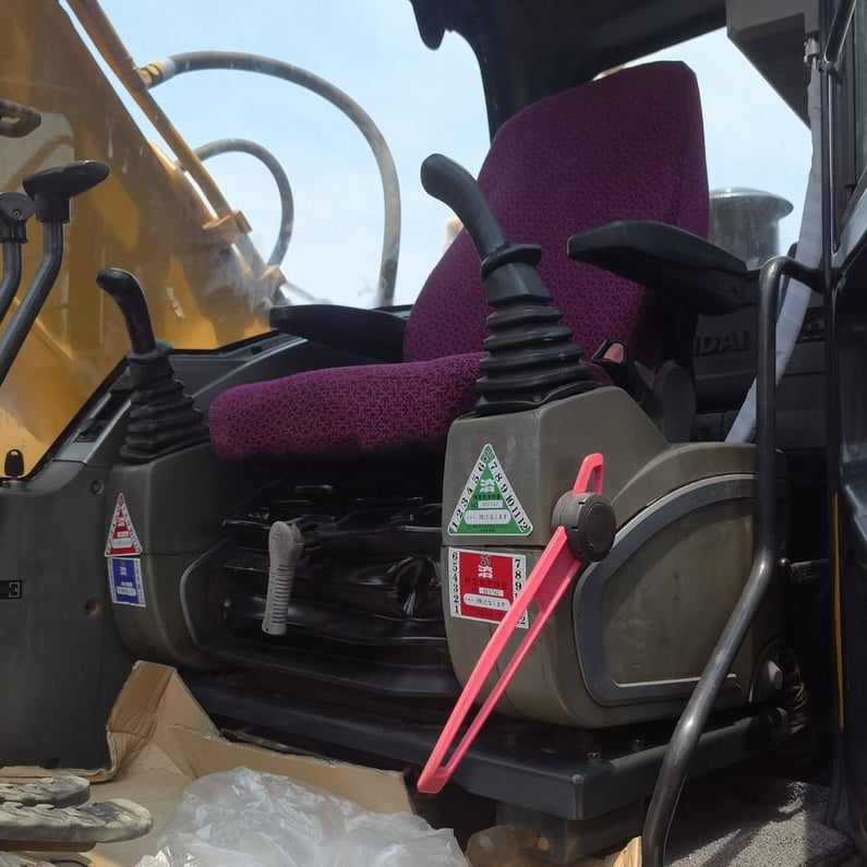 2023 Hyundai R220LC-9 Crawler Excavator
