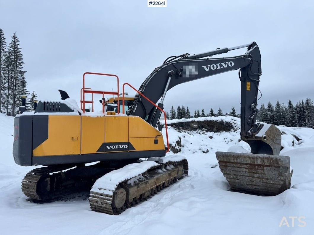 2016 Volvo EC220EL Crawler Excavator