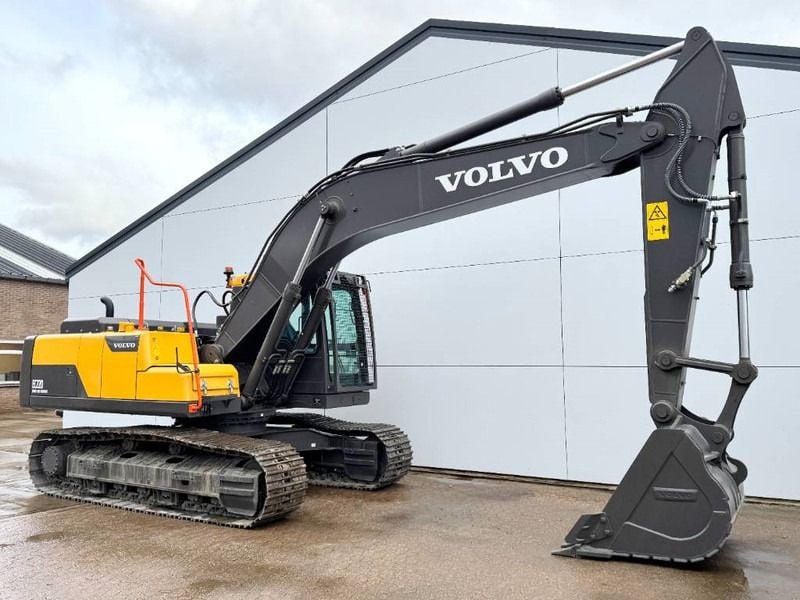 2025 Volvo EC220D Crawler Excavator
