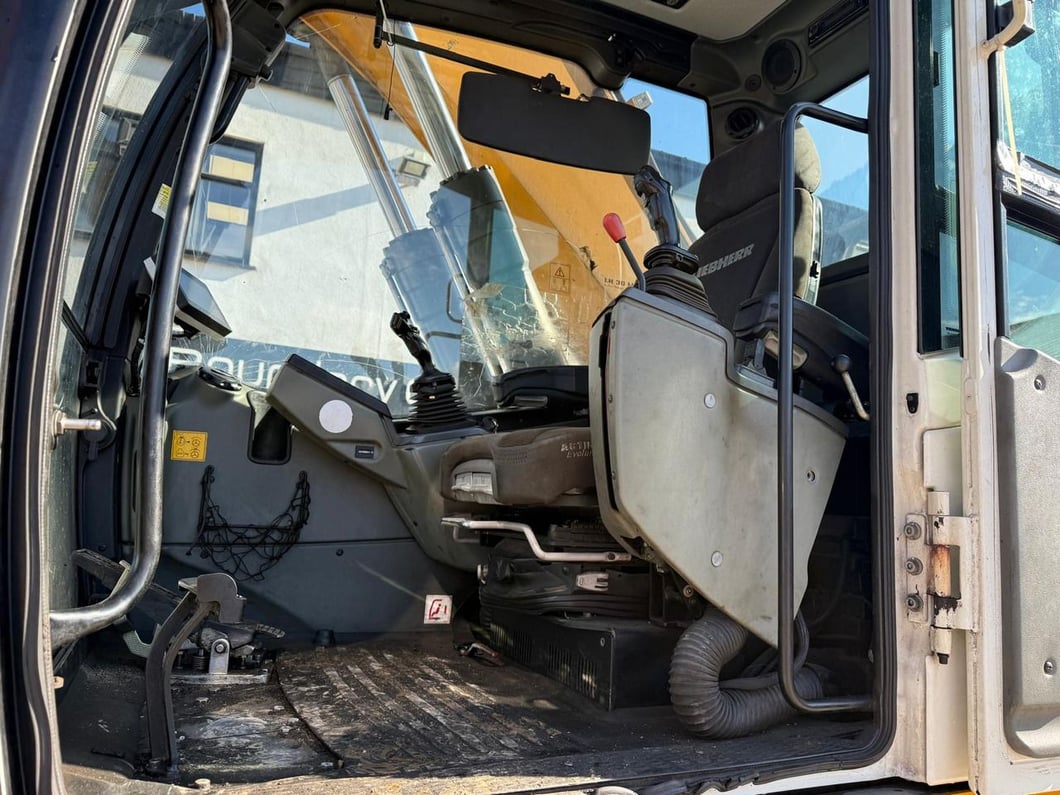 2018 Liebherr LH30 M Material Handler
