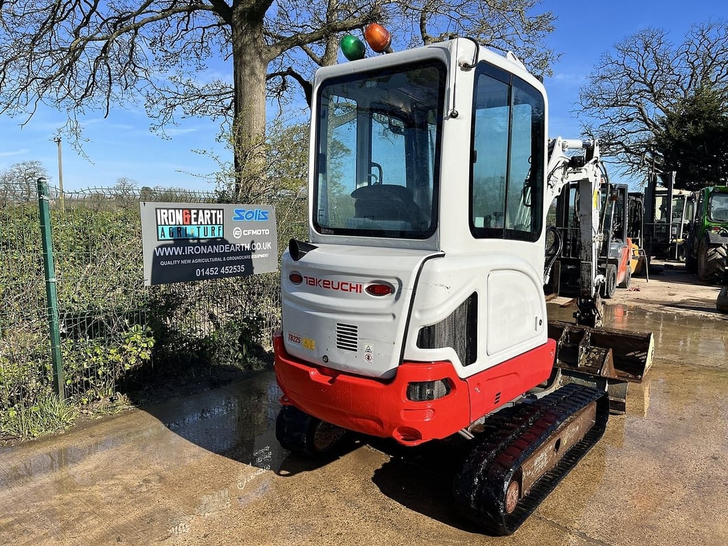 2020 Takeuchi TB225 Mini Excavator
