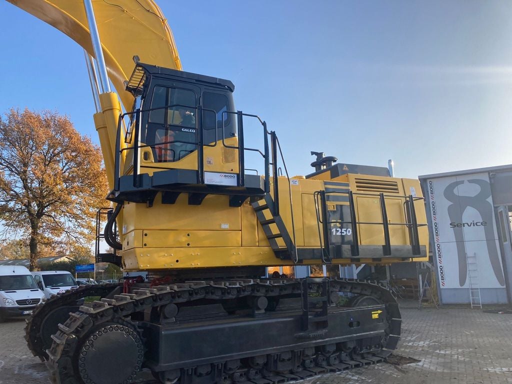 2005 Komatsu PC1250-7 Crawler Excavator