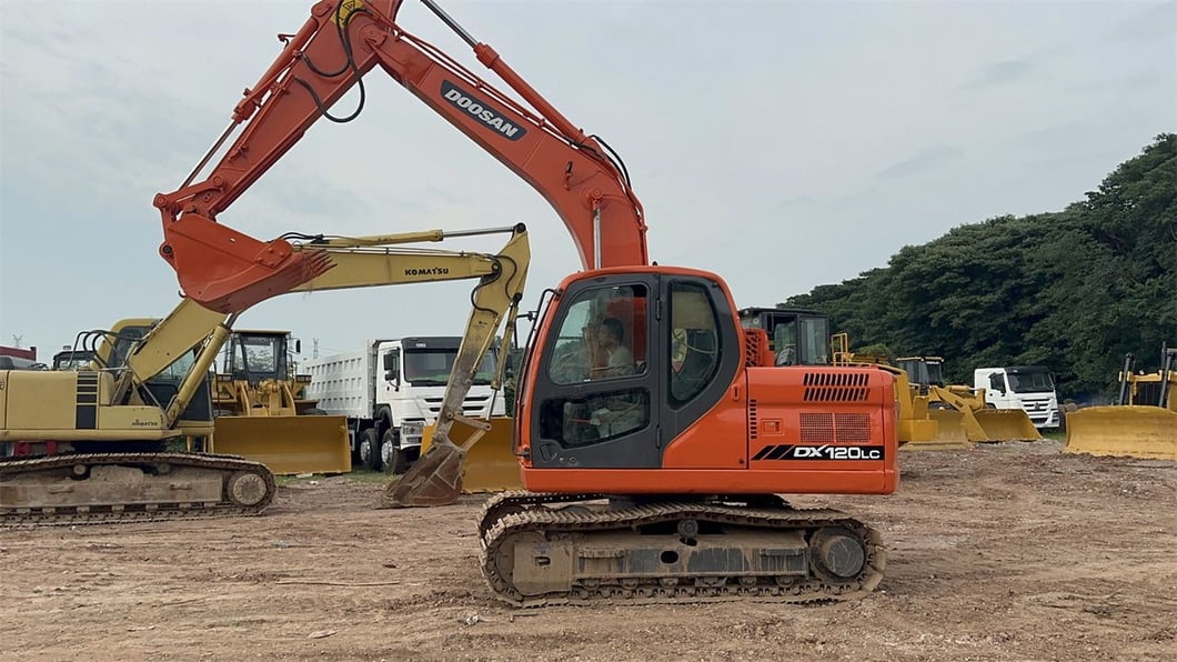 2019 Doosan DX120 Crawler Excavator