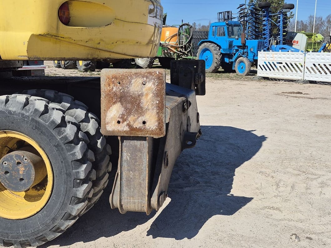 2007 New Holland MH-PLUS Wheel Excavator
