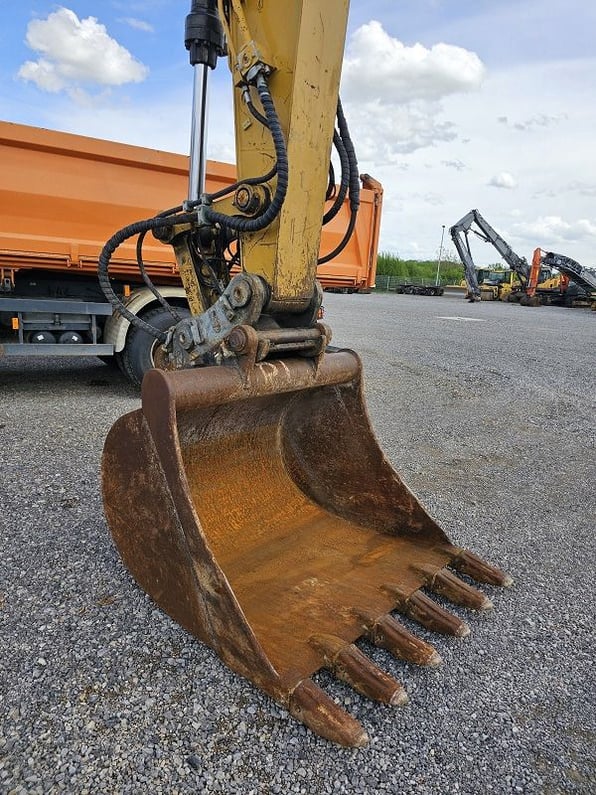 2015 Caterpillar 323EL Crawler Excavator