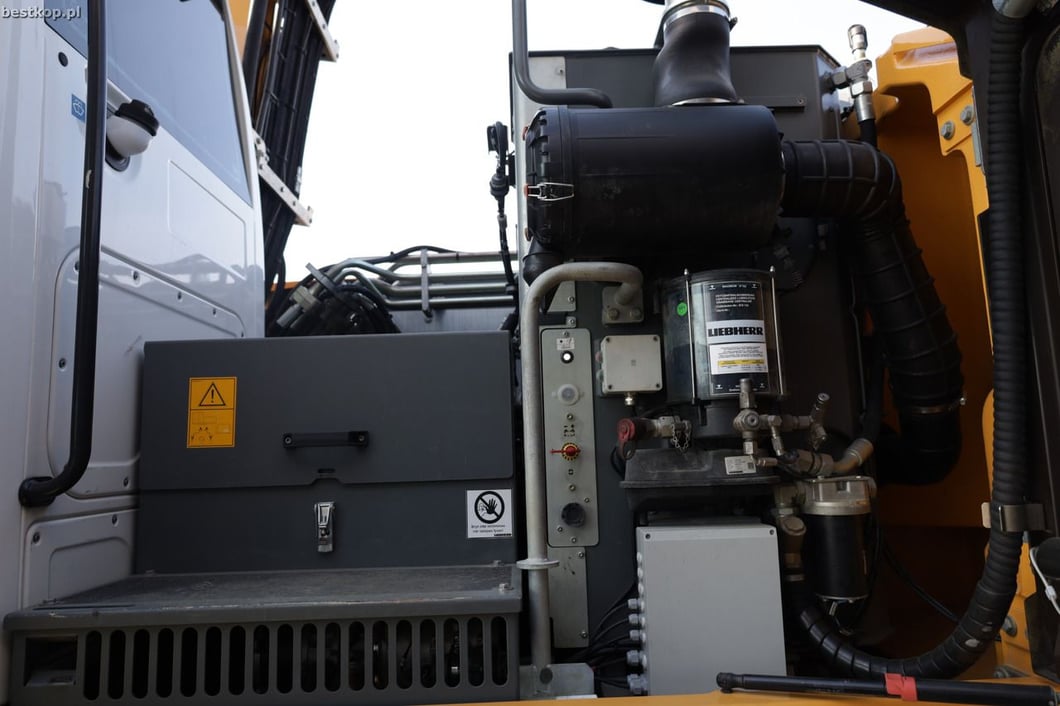 2017 Liebherr A914 LITRONIC Wheel Excavator