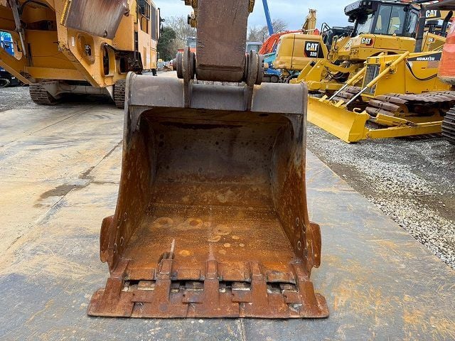 2016 Caterpillar 320E Crawler Excavator