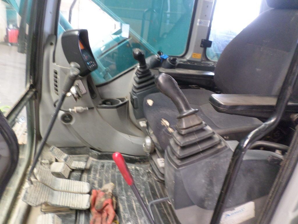 2008 New Holland E235BSR-2 Crawler Excavator