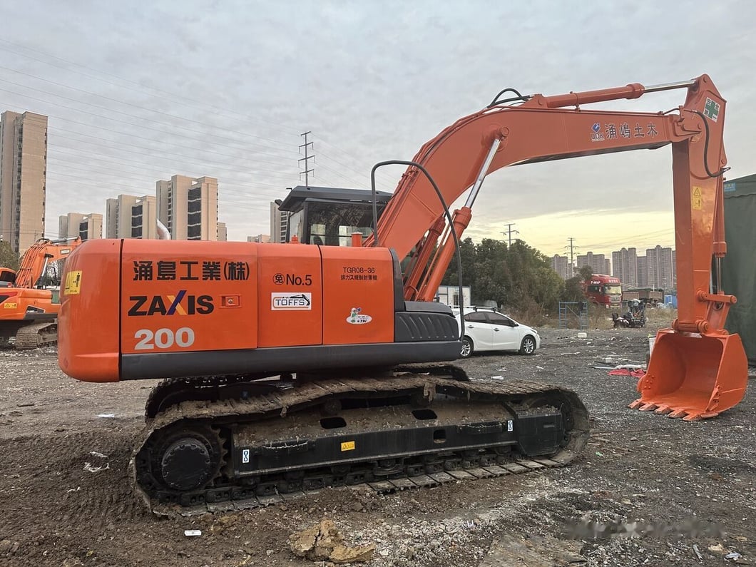 2018 Hitachi ZX200-3 Crawler Excavator