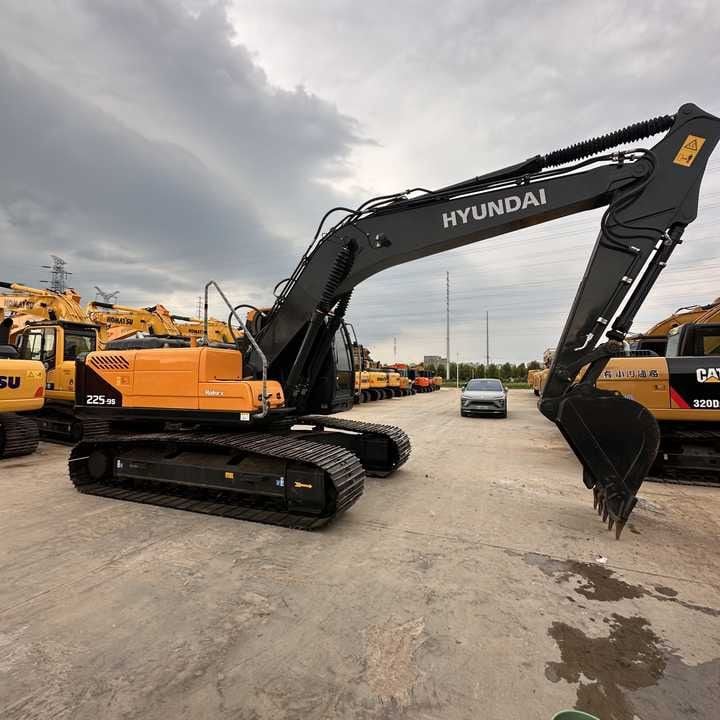 2022 Hyundai R225LC-9S Crawler Excavator