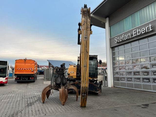 2018 Caterpillar MH3024 Material Handler