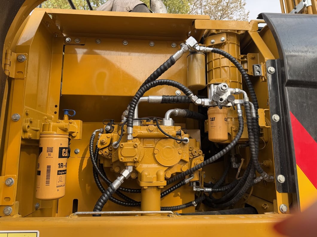 2025 Caterpillar 323D2L Crawler Excavator