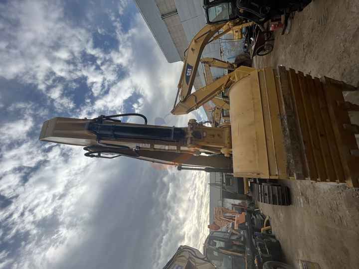Caterpillar 336D2L Crawler Excavator