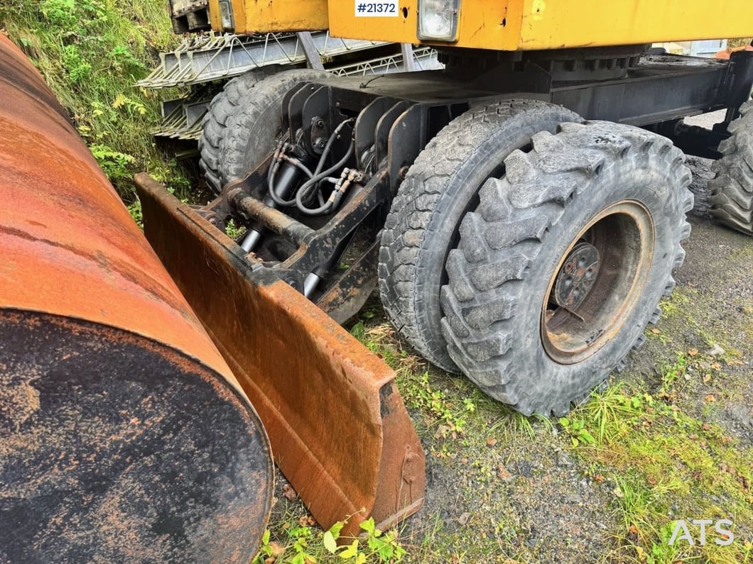 1994 Caterpillar 212B Wheel Excavator
