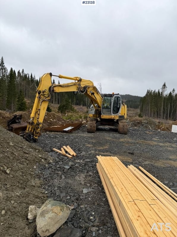 2006 New Holland E235SR Crawler Excavator