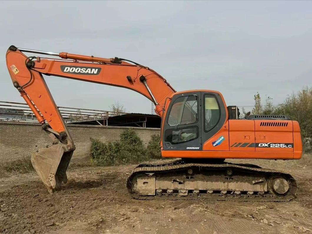 2022 Doosan DH150 Crawler Excavator