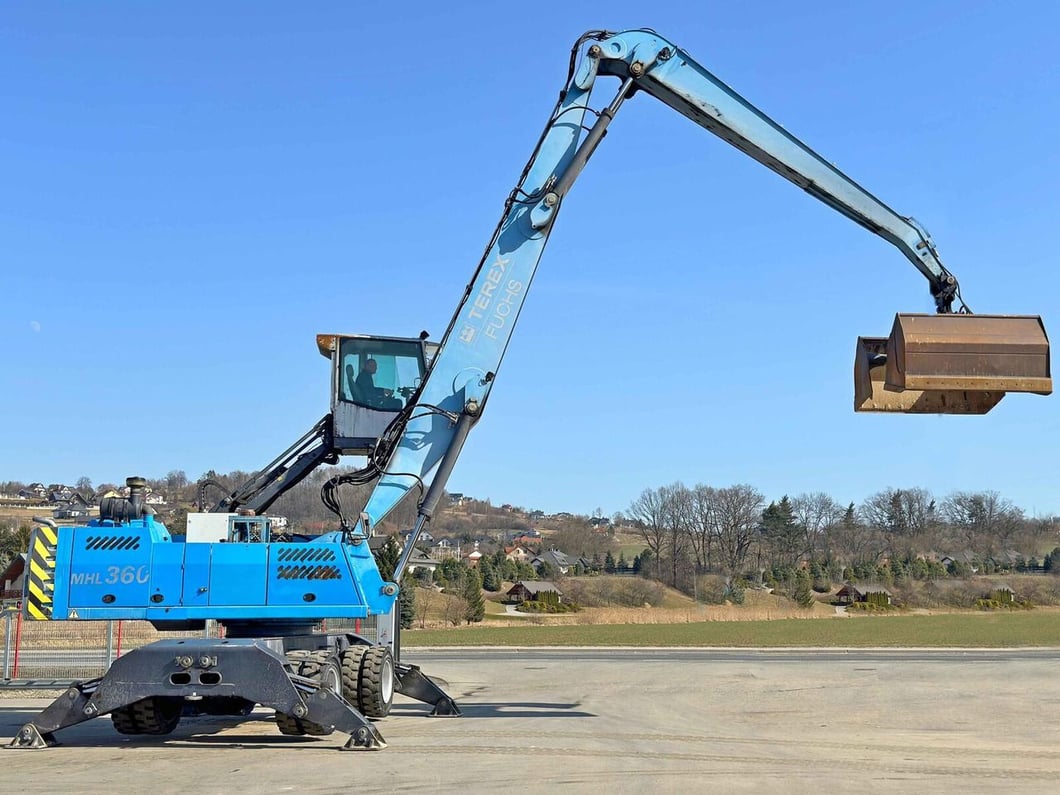 2011 Terex MHL360 Material Handler