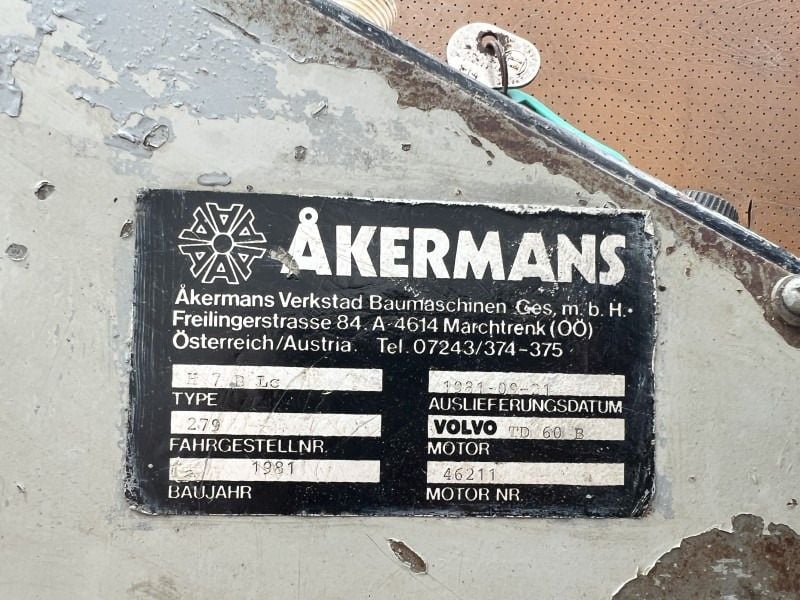 1981 Åkerman H7 LC Crawler Excavator
