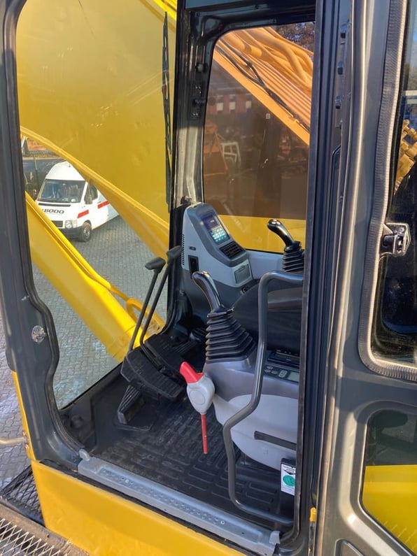 2005 Komatsu PC1250-7 Crawler Excavator