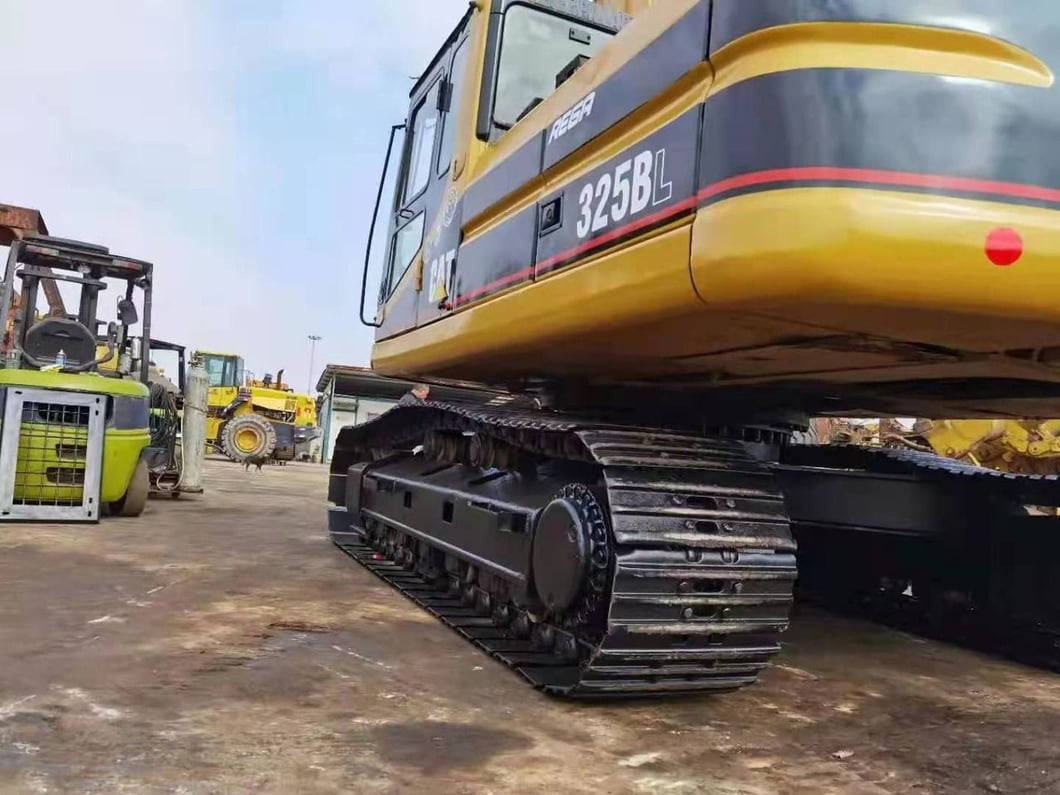 2017 Caterpillar 325BL Crawler Excavator